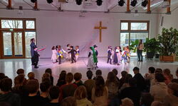 Programm zur Vogelhochzeit in der Maria-Montessori-Grundschule Bautzen